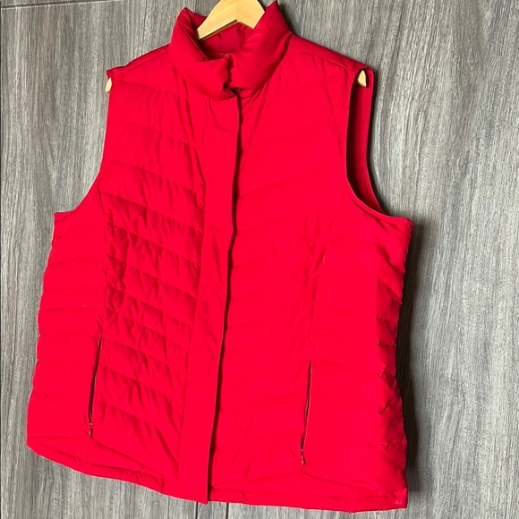 Talbots Red Puffer Vest - Picture 3 of 14